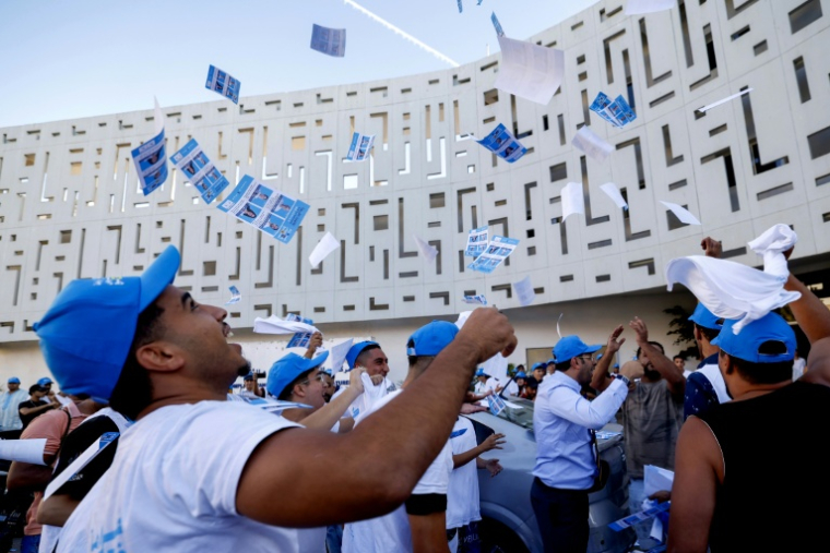 Des partisans du Rassemblement national des indépendants (RNI) lors d'un meeting à Salé pour les élections législatives au Maroc, le 17 septembre 2026  ( AFP / Abdel Majid BZIOUAT )