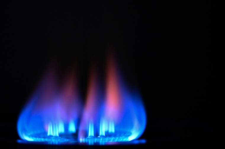 Plus du tiers des foyers français déclarent avoir peiné à payer certaines factures de gaz ou d'électricité ces douze derniers mois, un taux inédit sur fond de hausse des prix de l'énergie ( AFP / Ben STANSALL )