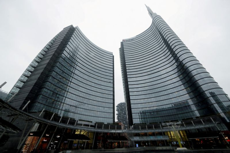UNICREDIT DÉPASSE LES ATTENTES AU T2, DISCUTE DU RACHAT DE MONTE DEI PASCHI