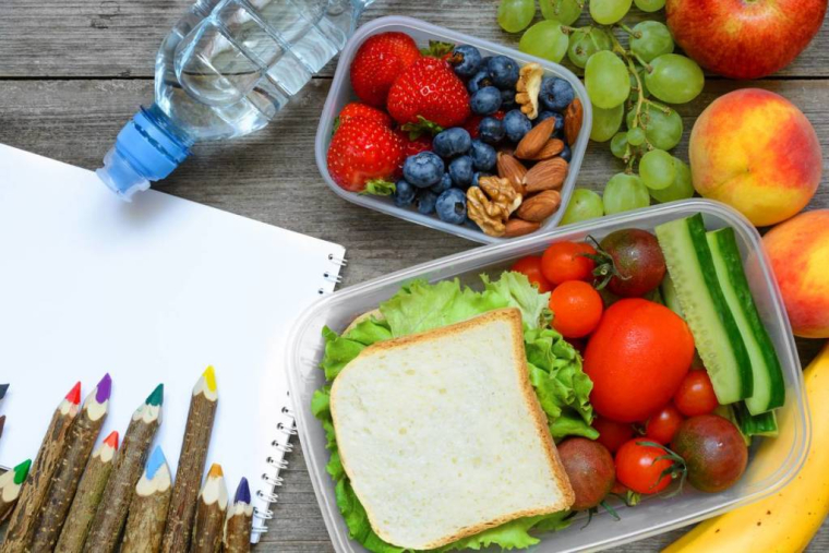 Rentrée scolaire : se mettre au bio des fournitures à la nourriture / iStock.com - samael334