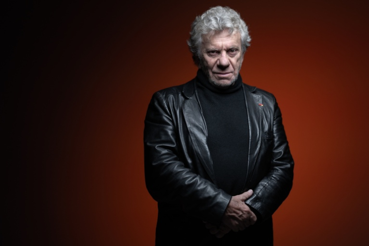 Le photoreporter français Patrick Chauvel pose le 13 octobre 2026 à Paris ( AFP / Joel Saget )