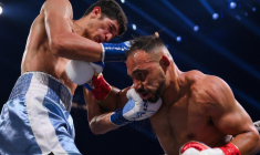 Un gardien remplaçant monte en tribune pour échanger des gnons