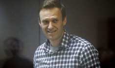 NAVALNY DOIT RECEVOIR DES SOINS MÉDICAUX, DIT L'UE À MOSCOU
