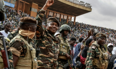 Le général Abdourahamane Tiani (c), chef de la junte au Niger, le 26 juillet 2024 à Niamey ( AFP / BOUREIMA HAMA )