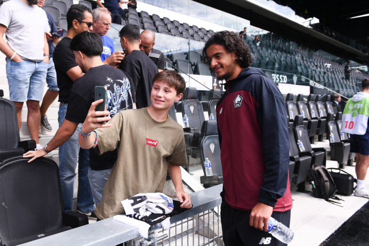 Les clubs français vendent, les fans applaudissent, le football perd