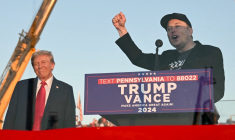 L'influence de M. Musk devrait être significative à un moment où il détient déjà un pouvoir considérable en raison de son rôle de contractant majeur du ministère américain de la défense, par le biais de sa propriété du système satellitaire à large bande Starlink, et en tant que directeur général de Tesla. (crédit : Jim Watson / AFP)