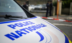 Deux policiers ont été condamnés jeudi à dix mois de prison avec sursis pour avoir falsifié le procès-verbal d'interpellation de quatre adolescents à Vitry-sur-Seine (Val-de-Marne) en 2020 ( AFP / Lou Benoist )