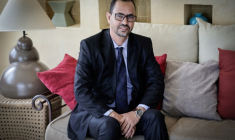 Le porte-parole du front de libération de l'Azawad (FLA), Mohamed Elmaouloud Ramadane, le 29 avril 2026 à Paris ( AFP / STEPHANE DE SAKUTIN )