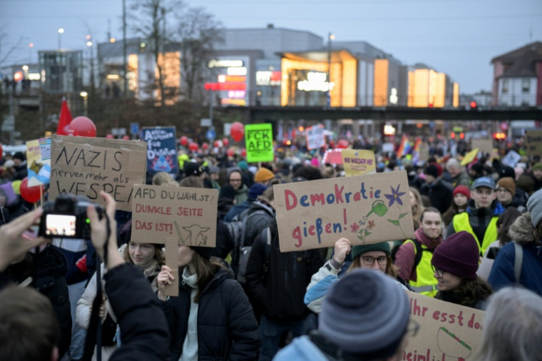 Manifestation contre le parti d'extrême droite allemande AfD réuni pour un congrès à Giessen, le 29 novembre 2025 dans le centre de l'Allemagne ( AFP / Sascha Schuermann )