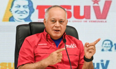 Le ministre vénézuélien de l'Intérieur Diosdado Cabello lors d'une conférence de presse, le 27 octobre 2025 à Caracas ( AFP / Juan BARRETO )