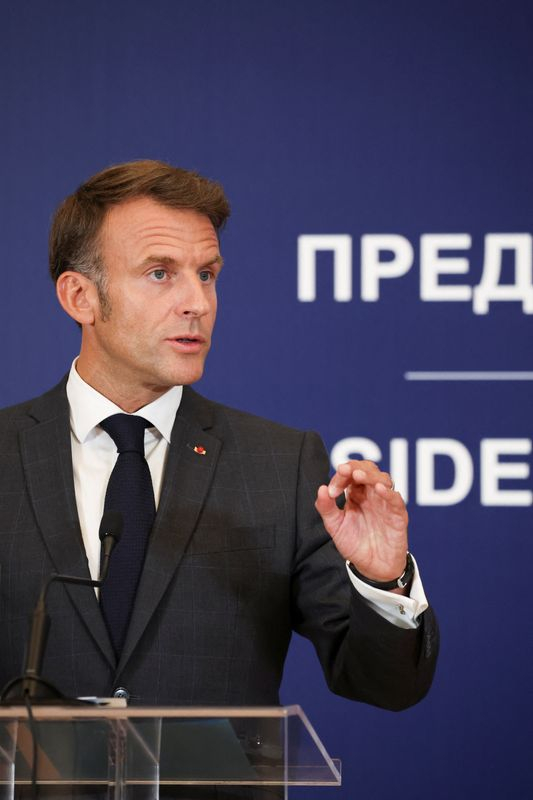 Le président français Macron rencontre le président serbe Vucic à Belgrade