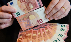 ( DPA / ARNE DEDERT )