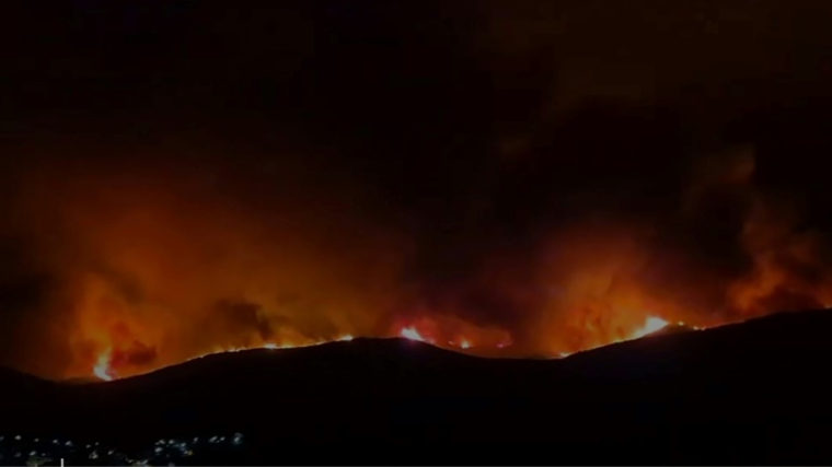 Feu de forêt près de Caminomorisco, dans le nord-ouest de l'Espagne, dans la nuit du 29 au 30 juillet 2025 ( UME / Handout )