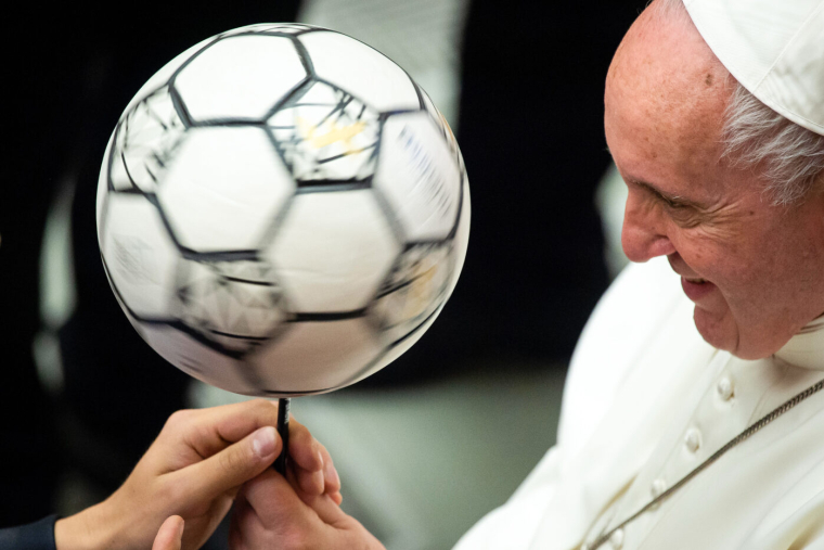 Les South Winners vont rendre hommage au pape François