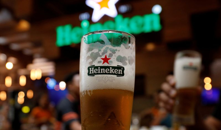 HEINEKEN DÉPASSE LES ATTENTES AU S1, RÉDUIT SON OBJECTIF DE MARGE POUR 2023