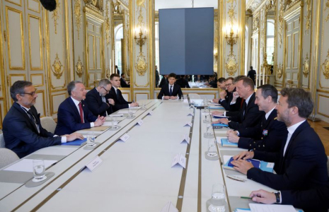 Réunion au palais présidentiel de l'Elysée, à Paris