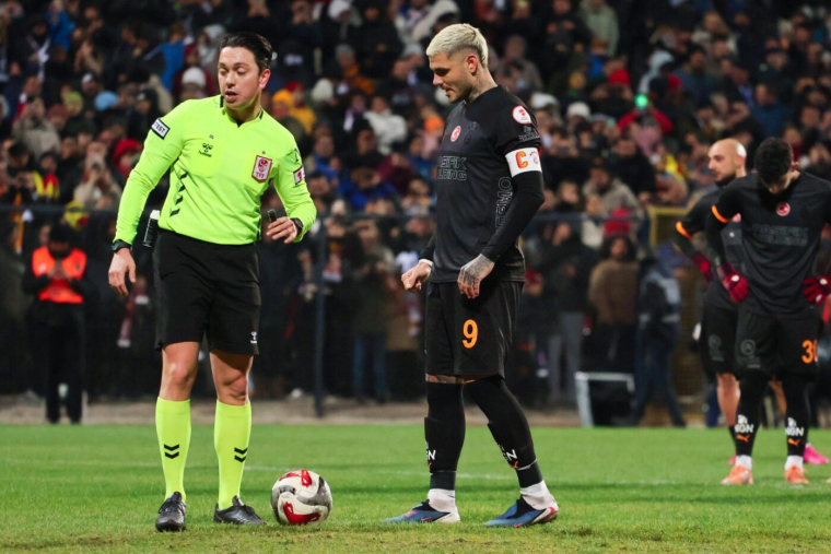 Mauro Icardi rate deux penaltys en deux minutes avec Galatasaray