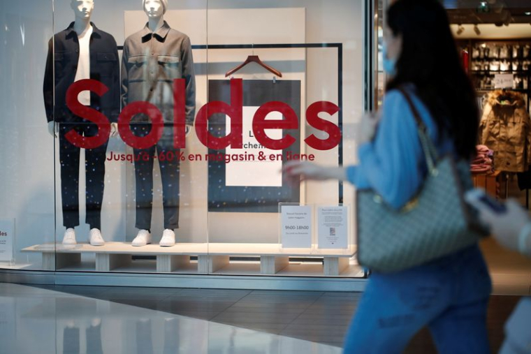 FRANCE: LES SOLDES D'HIVER PROLONGÉS DE 14 JOURS
