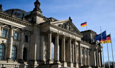 Une vue montre le bâtiment du Reichstag, siège du parlement allemand, le Bundestag, à Berlin