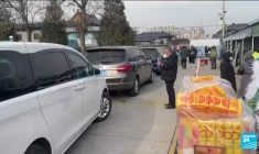 Covid-19 : face à l'explosion des cas, la Chine renforce son système de santé