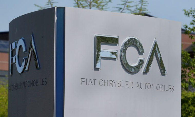 Photo d'archives du logo Fiat Chrysler Automobiles (FCA) à Auburn Hills, États-Unis