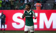 Estevão marque, puis tombe dans les pommes