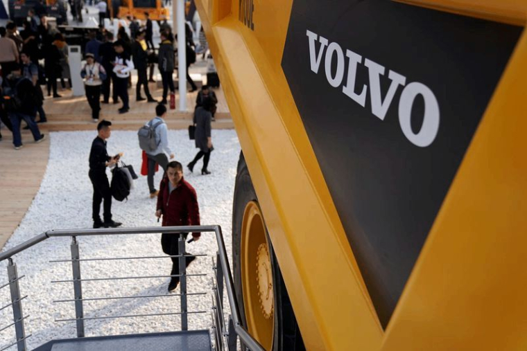 VOLVO VOIT SON CARNET DE COMMANDES CHUTER AVEC LE CORONAVIRUS