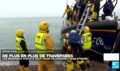 Calais : des migrants prêts à tout pour rejoindre l'Angleterre