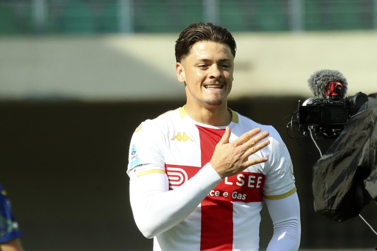 Le banger de Vitinha avec le Genoa