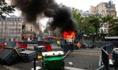 MANIFESTATIONS EN FRANCE CONTRE L'ÉLARGISSEMENT DU PASS SANITAIRE