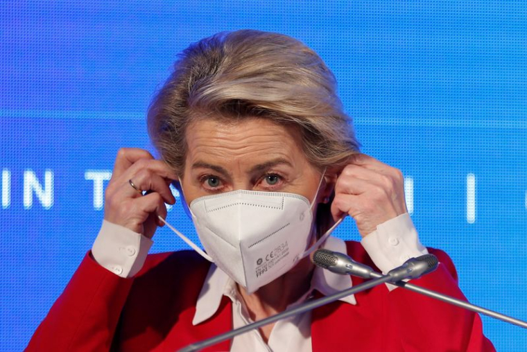 ERDOGAN ET MICHEL CÔTE À CÔTE, VON DER LEYEN INCRÉDULE