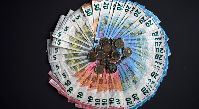 340 millions d'Européens de dix-neuf pays différents utilisent la même monnaie. (© AFP)