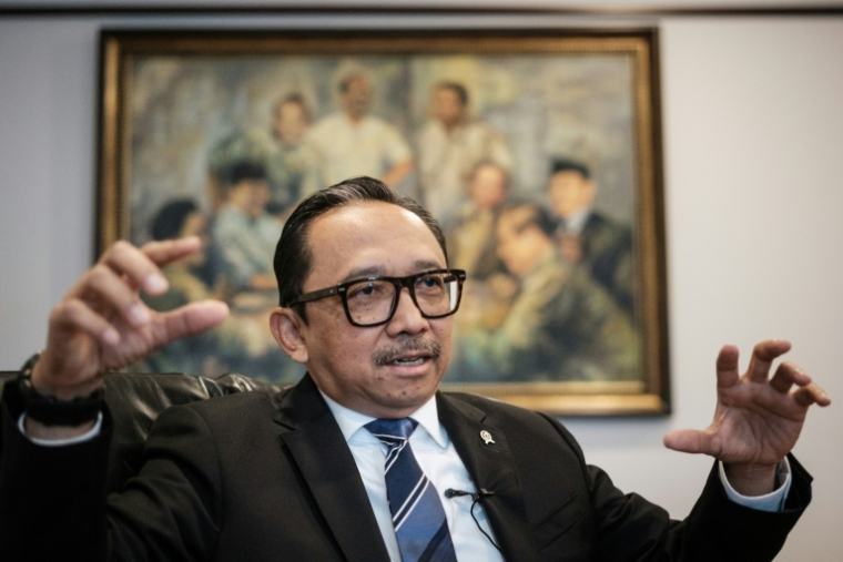 Le vice-ministre des Finances indonésien Juda Agung, à l'occasion d'une interview avec l'AFP au ministère des Finances à Jakarta, le 11 juin 2026 ( AFP / Yasuyoshi CHIBA )