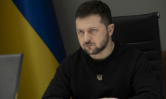 Le président ukrainien, Volodimir Zelensky, s'adresse aux ministres de la défense à Kiev