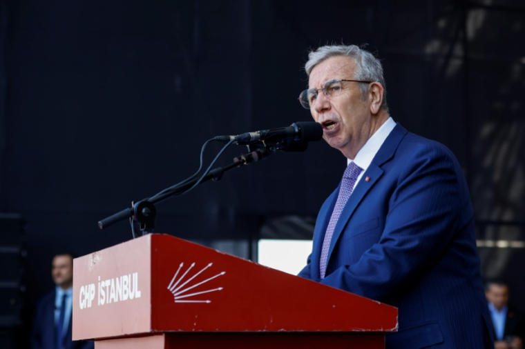 Le maire d'Ankara, Mansur Yavas, prononce un discours, le 29 mars 2025 à Maltepe, en Turquie ( AFP / KEMAL ASLAN )