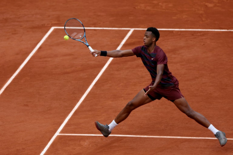 Giovanni Mpetshi Perricard pendant son match contre Damir Dzumhur mercredi à Roland-Garros. ( AFP / Alain JOCARD )