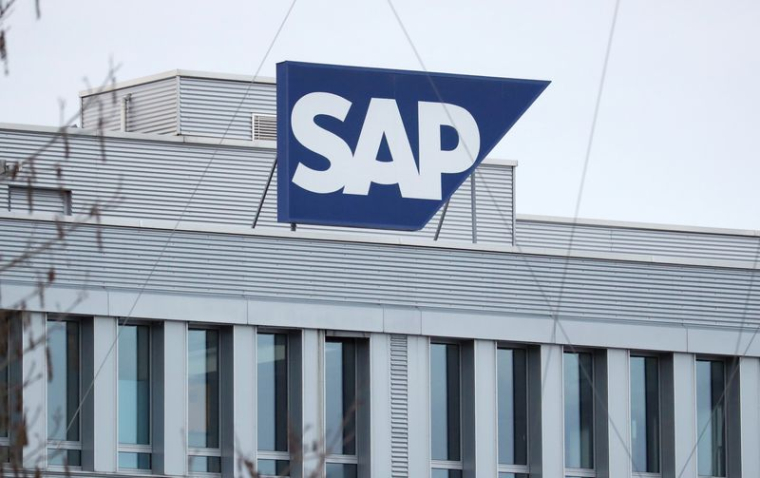 Le logo du groupe allemand de logiciels SAP est photographié à Regensdorf