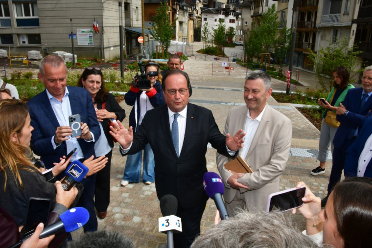 François Hollande à Tulle, le 15 juin 2024. ( AFP / PASCAL LACHENAUD )