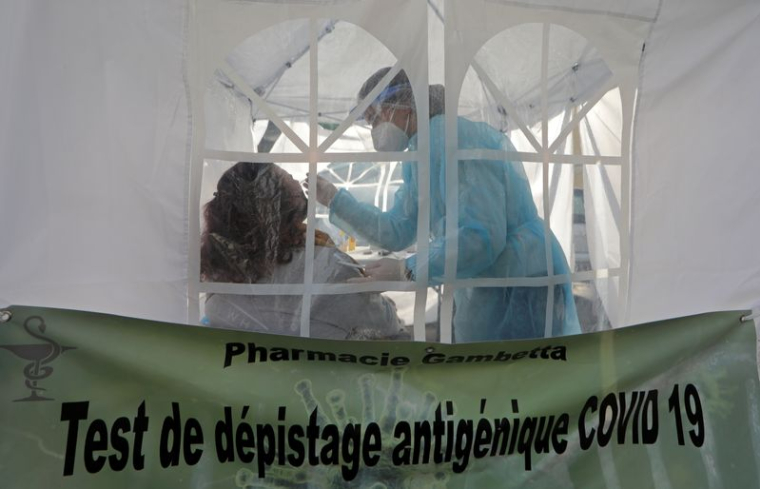 CORONAVIRUS: PLUS DE 25.200 INFECTIONS SUPPLÉMENTAIRES EN FRANCE