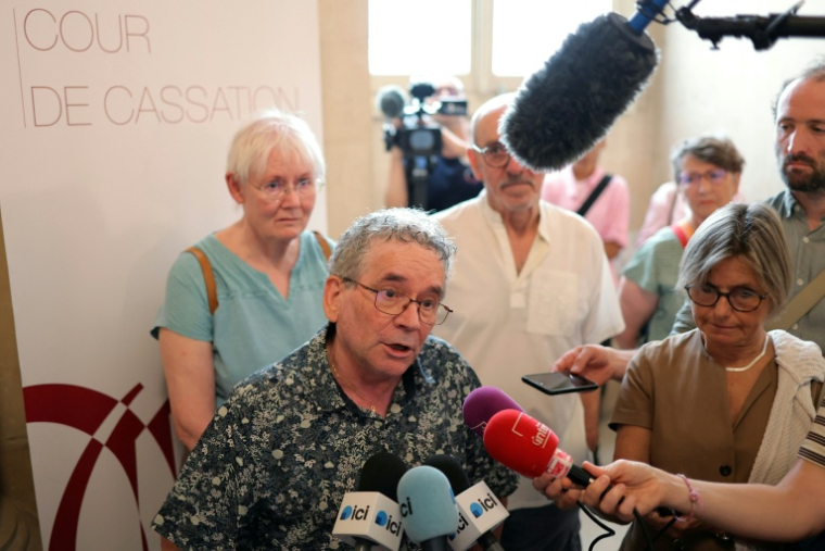 Thierry Thiennot, le fils de Gabriel Thiennot, devant la presse après la décision de la Cour de révision, à Paris, le 2 juillet 2026 ( AFP / Thomas SAMSON )