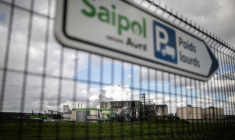 Le site de Saipol à Grand-Couronne, le 13 mars 2020. ( AFP / LOU BENOIST )