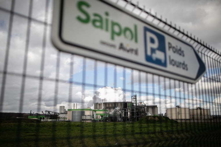 Le site de Saipol à Grand-Couronne, le 13 mars 2020. ( AFP / LOU BENOIST )