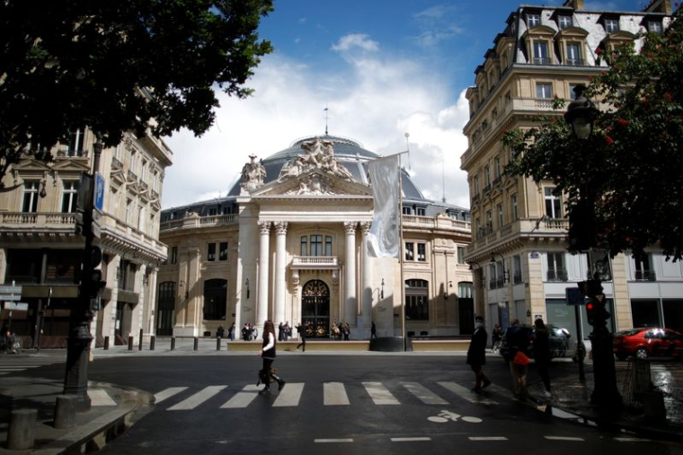 A LA BOURSE DU COMMERCE, FRANÇOIS PINAULT IMPRIME SA MARQUE SUR L'ART PARISIEN