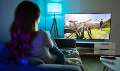 Il existe des cas où l'on est dispensé de payer une redevance TV ( Crédits: © Andrey Popov - stock.adobe.com)