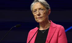 La Première ministre Elisabeth Borne samedi 15 avril à Paris. ( AFP / THOMAS SAMSON )