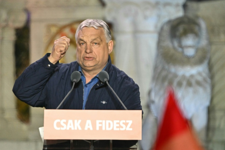 Le Premier ministre hongrois Viktor Orban lors de son meeting de clôture de campagne à Budapest le 11 avril 2026 ( AFP / Attila KISBENEDEK )