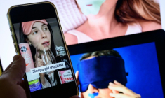 Photo montrant des images de réseaux sociaux d'influenceurs en "sleepmaxxing", conseillers en "optimisation du sommeil",  le 14 juillet 2025 à Washington ( AFP / Drew ANGERER )