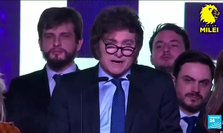 Argentine : Javier Milei, outsider d'extrême droite, vainqueur surprise des primaires