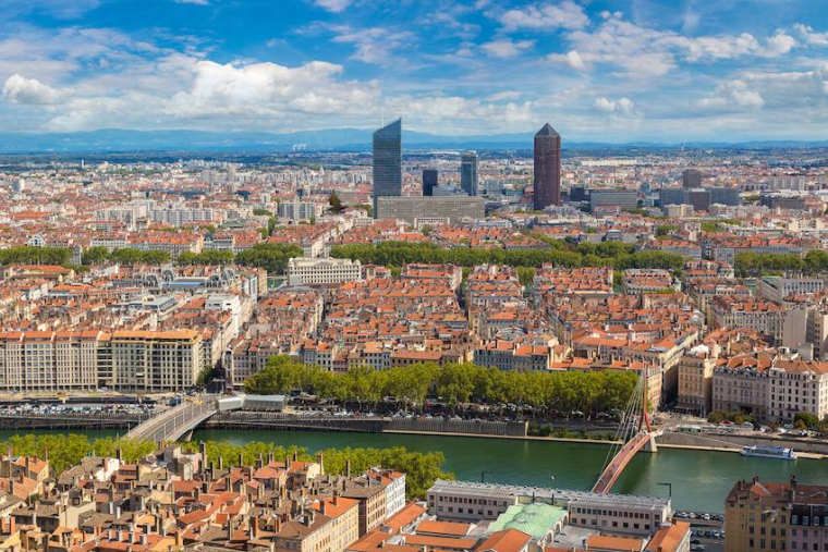 Lyon au secours des passoires thermiques-iStock-bloodua.jpg