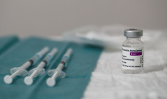 BRUXELLES PROLONGE À FIN JUIN LE CONTRÔLE DES EXPORTATIONS DE VACCINS, SELON SOURCE